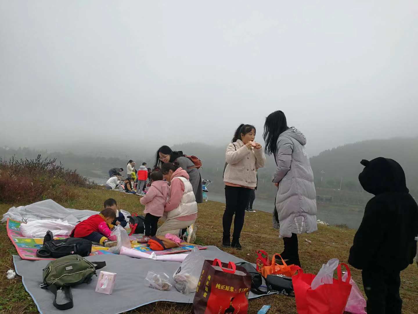 黃山眾逸-拓展團(tuán)建燒烤活動(dòng)