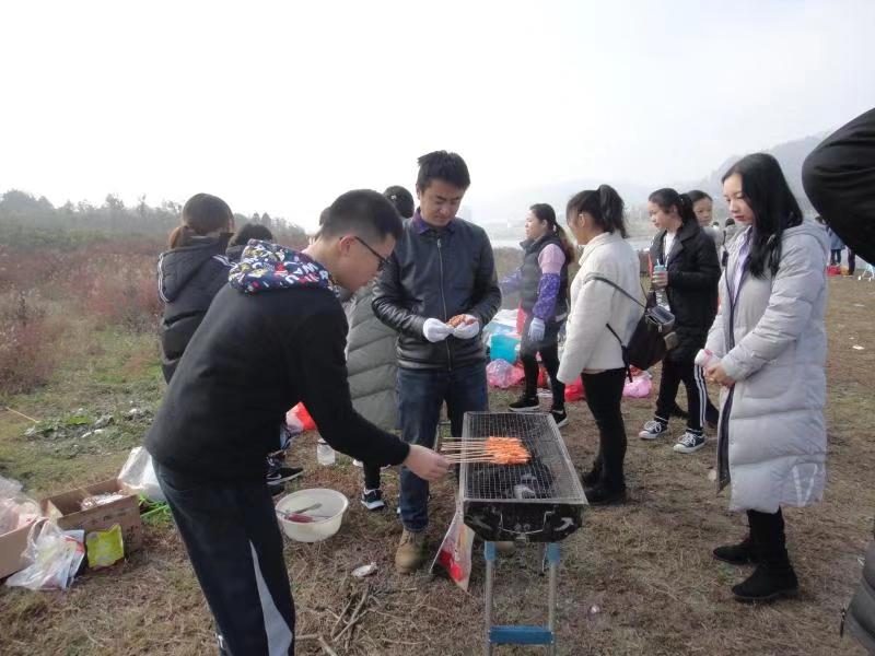 黃山眾逸-拓展團(tuán)建燒烤活動(dòng)